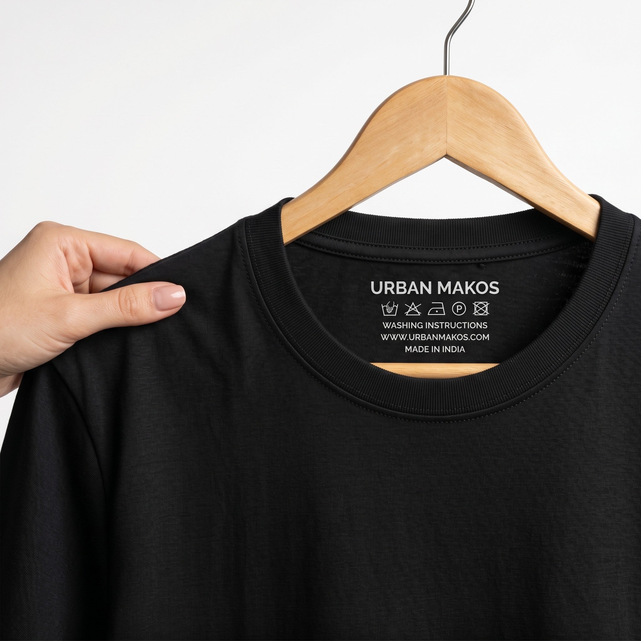 Urban Makos Black round neck collar close up